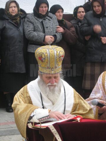 ÎPS Pimen împlinește astăzi 85 de ani. O viață închinată Bisericii