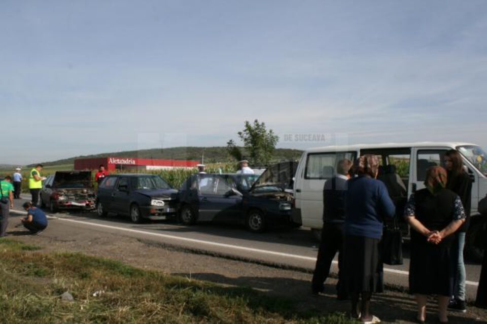 Patru mașini implicate într-un accident în lanț la intrarea în municipiul Suceava