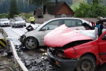 Cel mai grav dintre accidentele de duminică s-a petrecut pe DN 17, pe raza comunei Dorna Candrenilor
