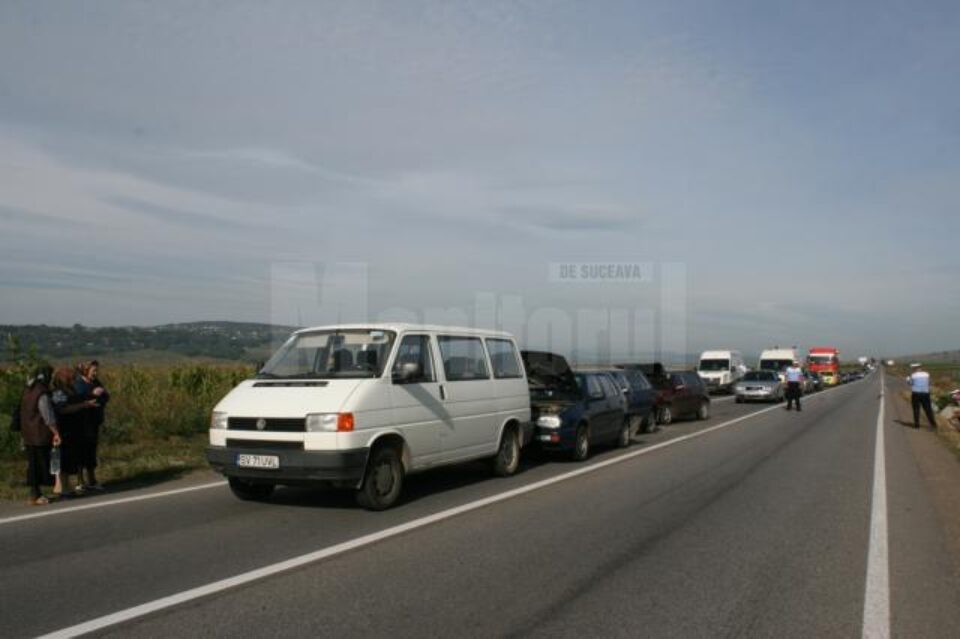 Patru mașini implicate într-un accident în lanț la intrarea în municipiul Suceava