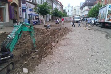 Lucrările la amenajarea unei zone pietonale pe str. Piața Unirii din Rădăuți, suspendate