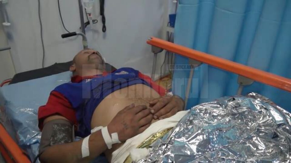 Un rom din Pătrăuți și-a turnat benzină peste el și și-a dat foc