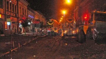 Într-un dispreț total față de ceea ce înseamnă legislație, constructorii și reprezentanții Primăriei Rădăuți au decis să continue munca