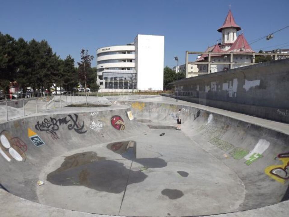 Investiția de 600.000 de lei în crearea unui loc de divertisment pentru tineri, pusă în pericol de neseriozitatea unora