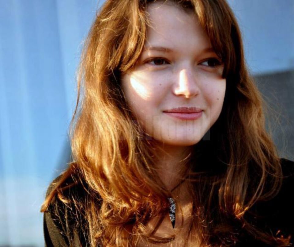 Anastasia Gavrilovici este îndrumată de prof. Ileana Boteanu