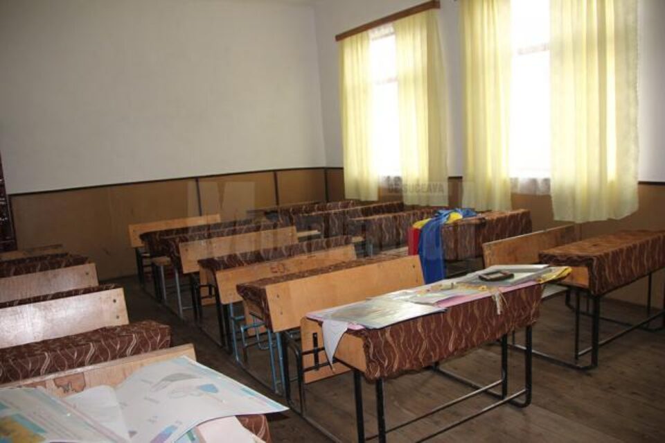 Dintre cele 813 unități de învățământ din județ, doar 266 îndeplinesc condițiile igienico-sanitare cerute de lege