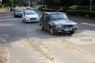 În fața Centrului de Calcul