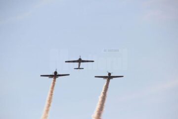 La „Suceava Airshow” au evoluat peste 20 de avioane performante, parașutiști și aproximativ 30 de piloți din țară