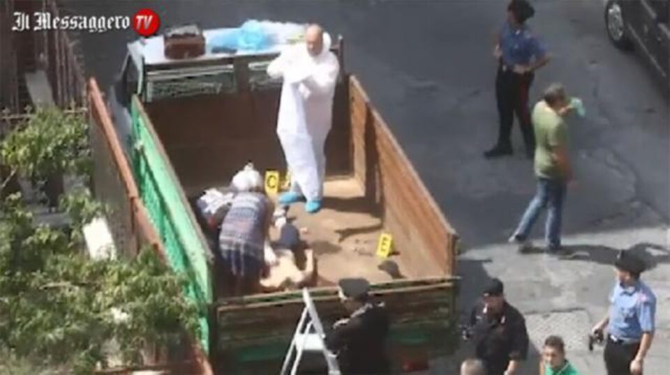 Tânărul a fost găsit mort în remorca unei camionete, într-o zonă de la periferia Romei