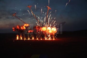 Showul aviatic incendiar, care s-a desfășurat sâmbătă și duminică la Centrul Economic Bucovina a adunat câteva mii de suceveni