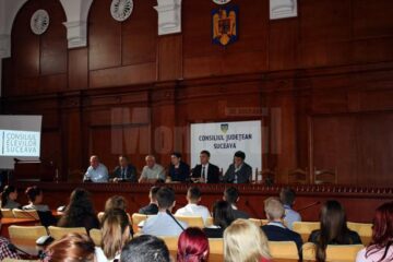 Prima conferință interregională a Consiliului Județean al Elevilor Suceava a debutat, ieri, la Palatul Administrativ din Suceava