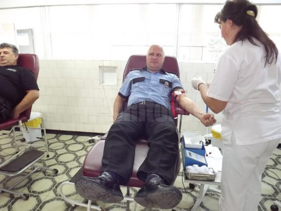 Polițiștii locali suceveni au donat sânge de la primele ore ale dimineții