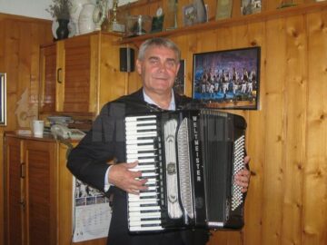 Virtuozul acordeonist Dan Decebal Chitic