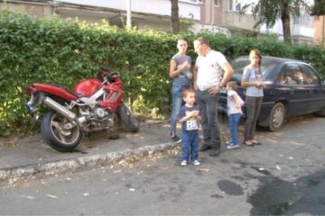 Motociclistul a fost rănit grav într-un accident rutier petrecut în cartierul Zamca, pe strada Ion Neculce