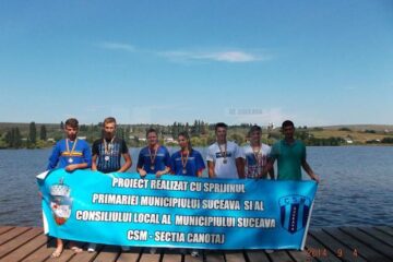 Antrenorul Ioan Despa (dreapta) alături de sportivii săi medaliați la naționalele de tineret și seniori