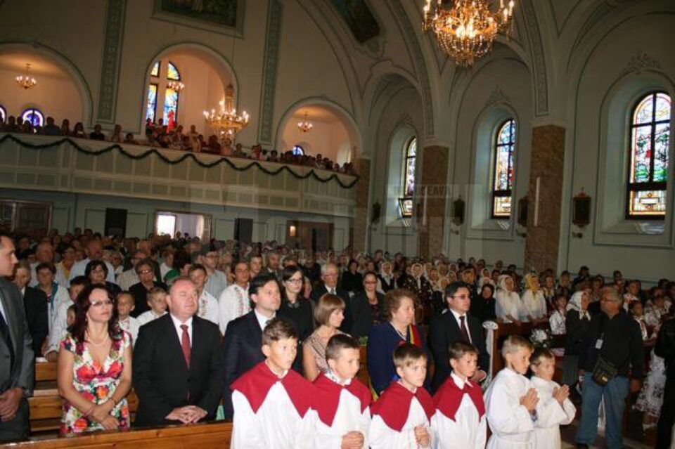 Invitații din Polonia, oragnizatorii și credincioșii au asistat la Sfânta Liturghie oficiată în Biserica din Solonețu Nou