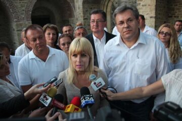 Elena Udrea: „Nu aveți dumneavoastră în Moldova sloganul ”