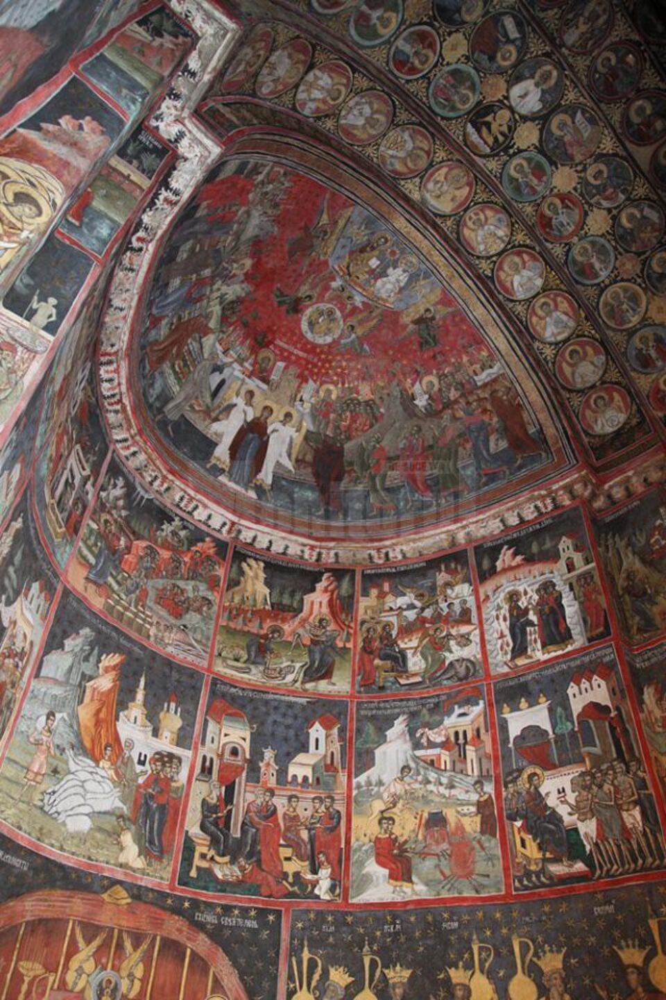 Pictura murală a bisericii Dragomirna a fost restaurată pentru prima dată, după 400 de ani de la crearea sa
