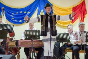 Trofeul festivalului a fost obținut de tânărul interpret Alexandru Sahlean, din Cacica