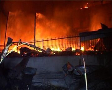 Incendiu apocaliptic la un depozit de anvelope din Rădăuți