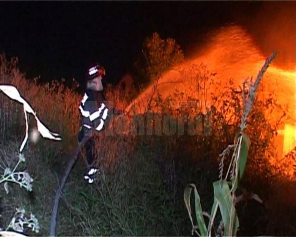 Incendiu apocaliptic la un depozit de anvelope din Rădăuți