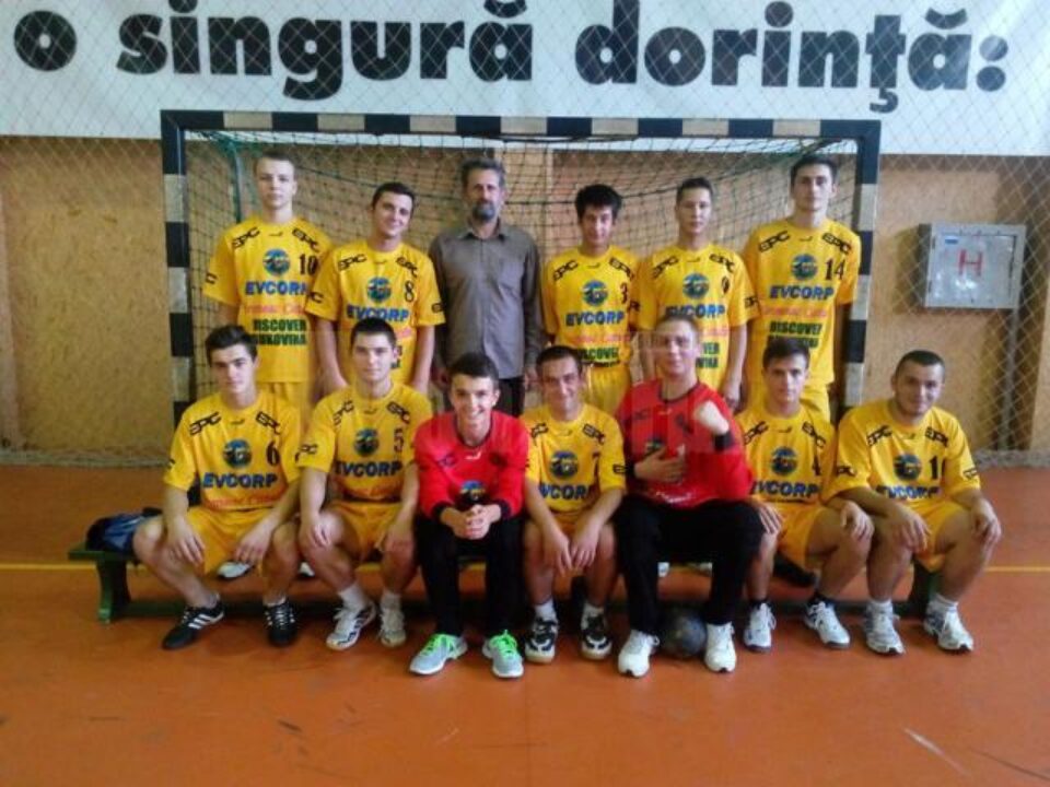Echipa de handbal din Vicovu de Jos, în fața unui început istoric