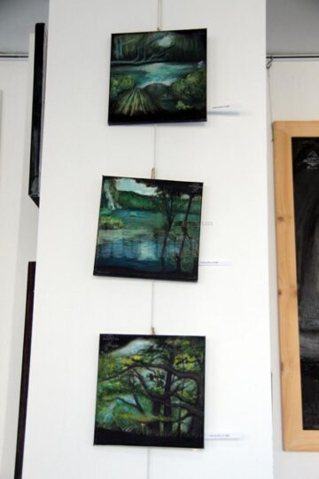 „În lumină”, o expoziție ce are legătură strânsă cu tematica sacrului