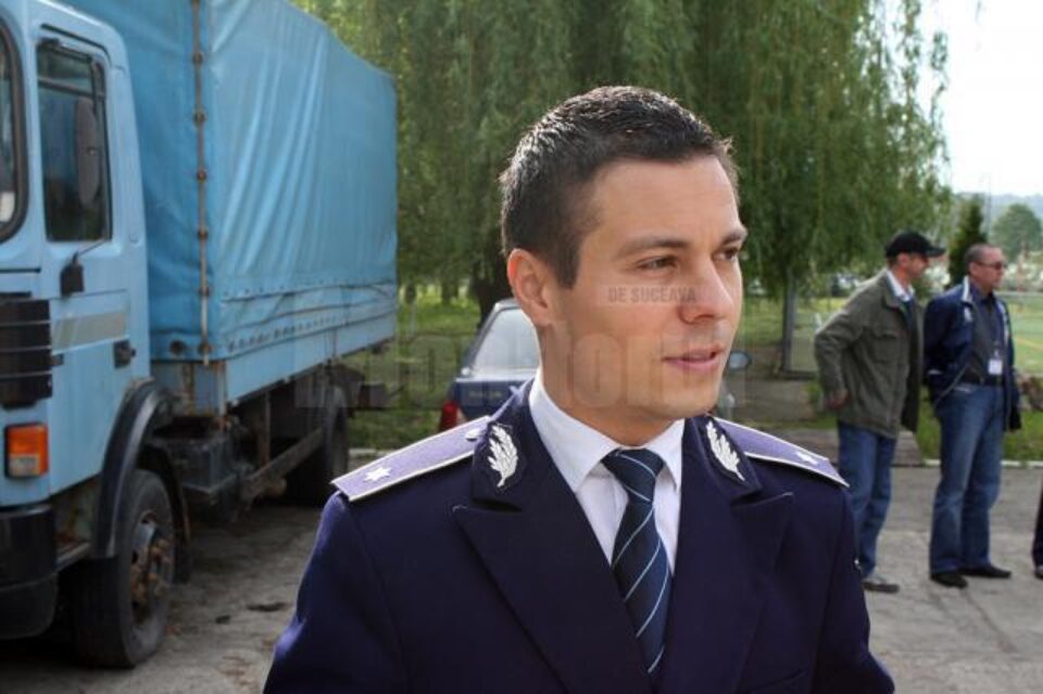Subcomisarul Ionuț Epureanu: „O persoană executa furtul propriu-zis, iar cealaltă asigura paza și supravegherea activității infracționale” Subcomisarul Ionuț Epureanu: „O persoană executa furtul propriu-zis, iar cealaltă asigura paza și supravegherea activității infracționale”