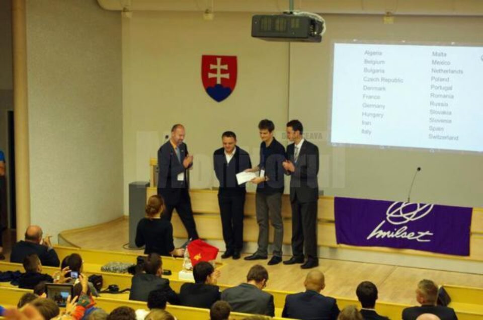 Doi elevi suceveni, medaliați la una dintre cele mai ample expoziții de inventică pentru tineri din Europa