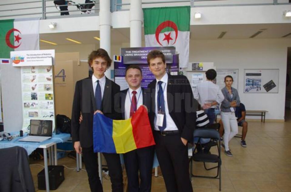 Echipajul României, alături de prof. Mihai Erhan