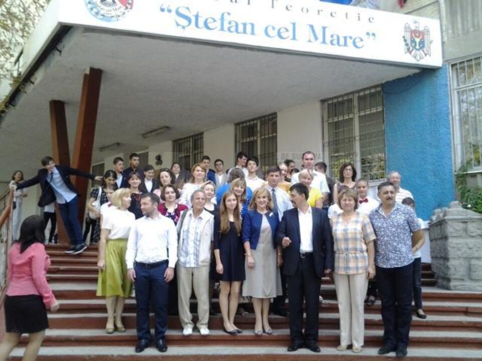 Deputata Ardeleanu, la deschiderea anului școlar la Liceul “Ștefan cel Mare” din Chișinău