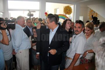 Victor Ponta a fost prezent la inaugurarea unei grădinițe noi din Dumbrăveni