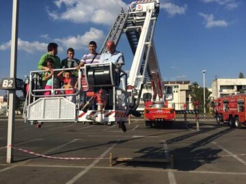Autoscara mecanică