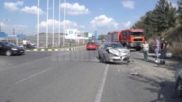 Șoferul de pe Ford nu s-a asigurat corespunzător la ieșirea din parcarea Dedeman și a intrat în coliziune cu un autoturism Alfa Romeo