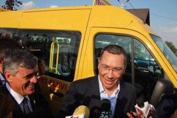 Victor Ponta a fost prezent la inaugurarea unei grădinițe noi din Dumbrăveni