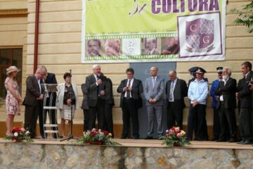 Peste 8.000 de elevi și preșcolari s-au întors de luni în grădinițele și școlile fălticenene