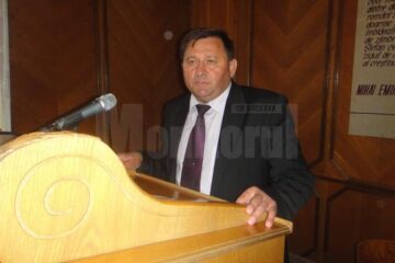 Cel mai important punct este, fără îndoială, schimbarea din funcție a actualului viceprimar, Dumitru Ciobotariu, ales consilier local pe listele PP-DD