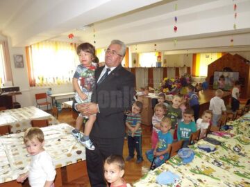 Primarul Ion Lungu a participat la deschiderea de an școlar la 11 unități de învățământ din toate cartierele Sucevei