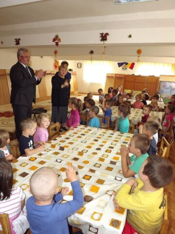 Primarul Ion Lungu a participat la deschiderea de an școlar la 11 unități de învățământ din toate cartierele Sucevei