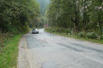 DN 18, la intrarea în Ciocănești, dinspre Iacobeni