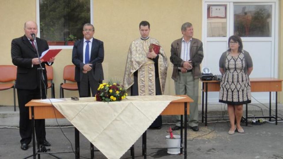 Prefectul Florin Sinescu a participat la deschiderea noului an școlar în municipiul Rădăuți