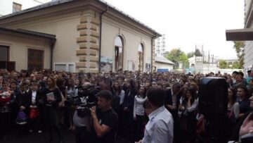 Primarul Ion Lungu a participat la deschiderea de an școlar la 11 unități de învățământ din toate cartierele Sucevei