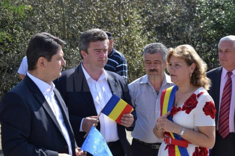 Primarul din Voitinel, Maria Pleșca, a ținut să-i mulțumească lui Titus Corlățean pentru prezența la inaugurarea grădiniței