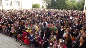 Primarul Ion Lungu a participat la deschiderea de an școlar la 11 unități de învățământ din toate cartierele Sucevei