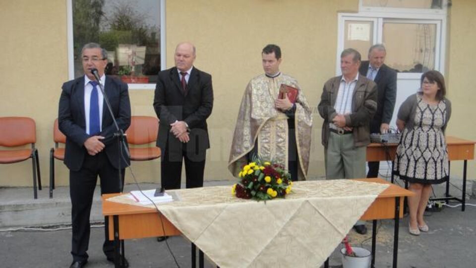 Prefectul Florin Sinescu a participat la deschiderea noului an școlar în municipiul Rădăuți