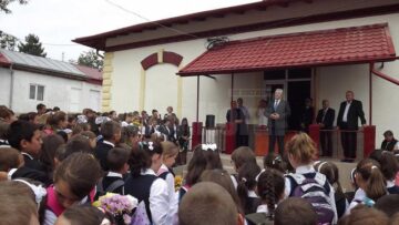 Primarul Ion Lungu a participat la deschiderea de an școlar la 11 unități de învățământ din toate cartierele Sucevei