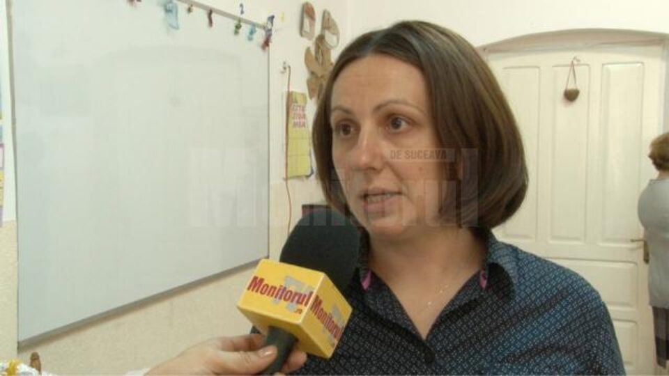 Improvizații, fișe și planuri de lecție realizate în pripă de învățătorii care nu au manuale la clasă