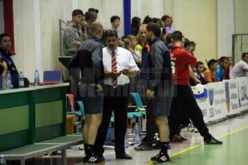 Handbaliștii suceveni au pierdut meciul de acasă cu Dinamo pentru că ambulanța n-a ajuns la sală