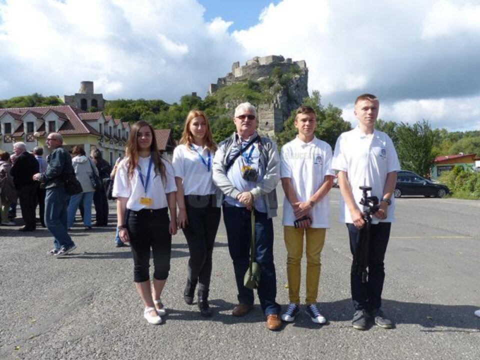 Delegația României care a participat la Festivalul și Congresul anual al Uniunii Internaționale a Cinematografiei de amatori