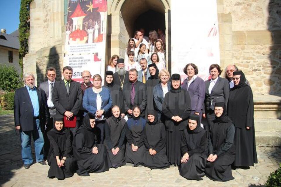 Premierea proiectului de restaurare a frescelor de secol XVII ale bisericii Mănăstirii Dragomirna
